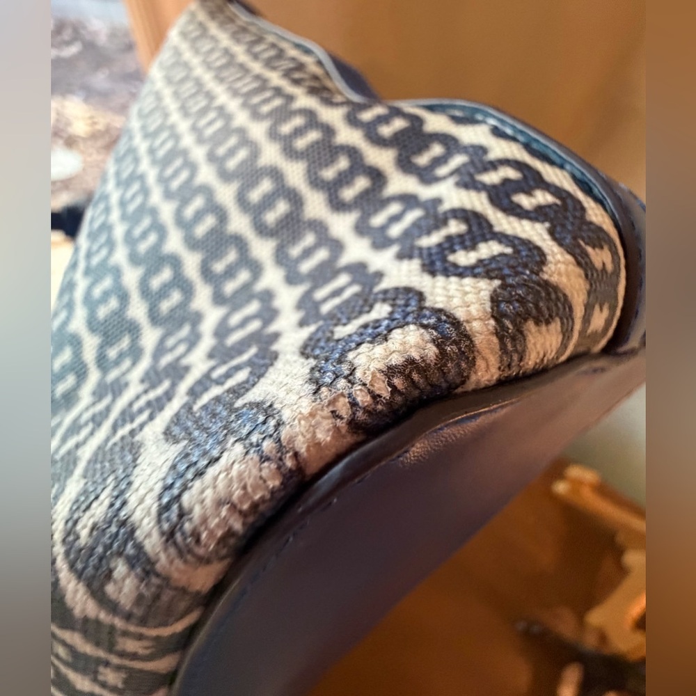 Tory Burch Gemini Link Blue and White Patterned Tote- comes with long strap - Picture 12 of 16